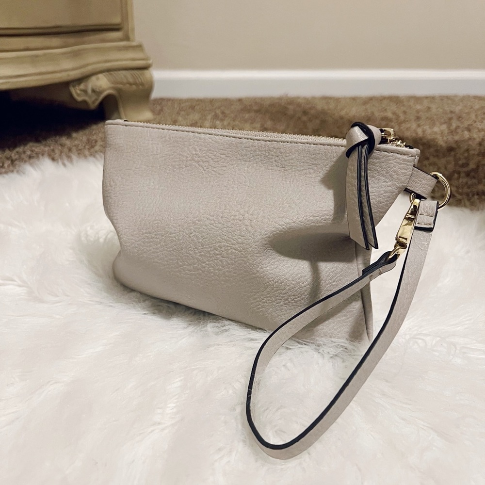 Steve Madden Wristlet